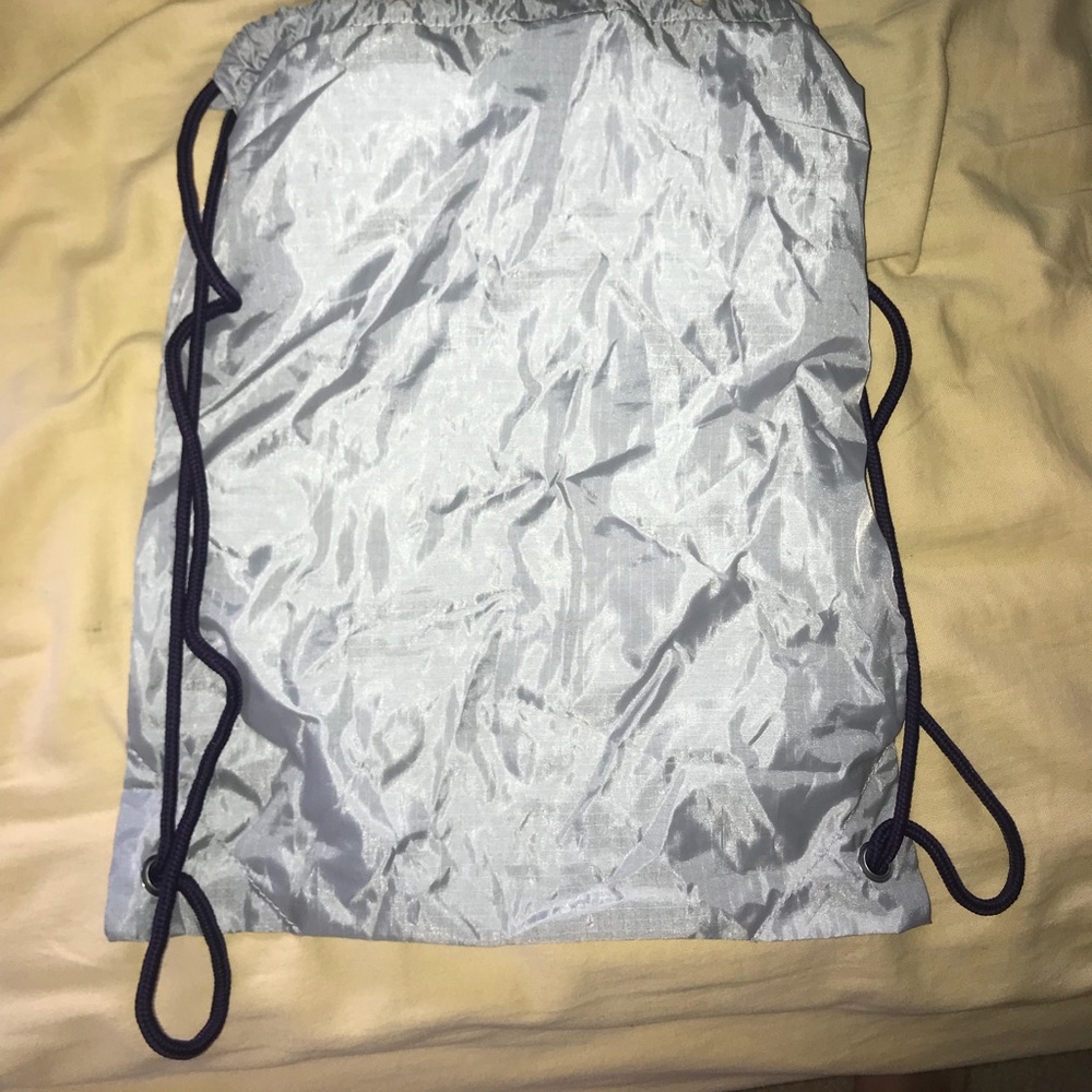Nike Drawstring Bag - Picture 2 of 3